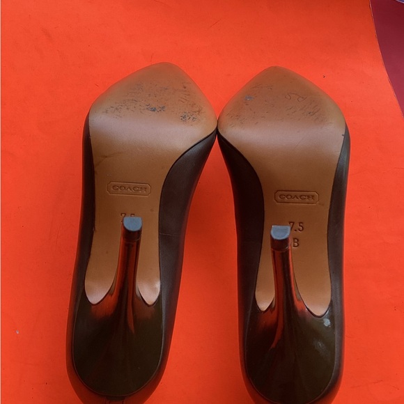 COACH brown pumps - Picture 4 of 7